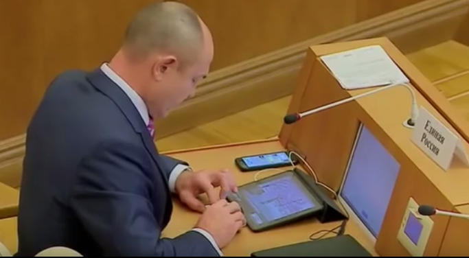 «Ростелеком» не сможет в этом году снабдить чиновников смартфонами на ОС «Аврора»