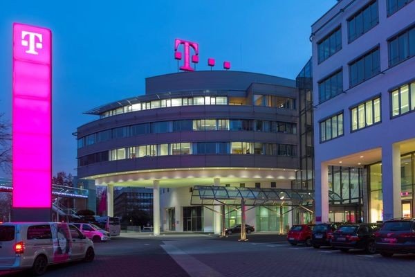 Deutsche Telekom вновь изучает возможность сделки с Orange