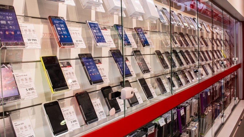Продажи премиальных смартфонов в России выросли в 1,5 раза