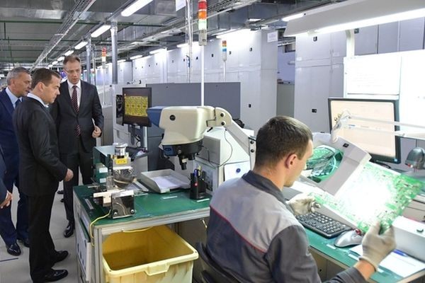 Медведев: российский рынок электроники вырастет к 2030 году до 8 триллионов рублей