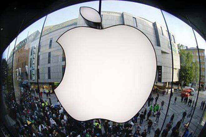 Apple отчиталась о падении выручки и чистой прибыли по итогам квартала
