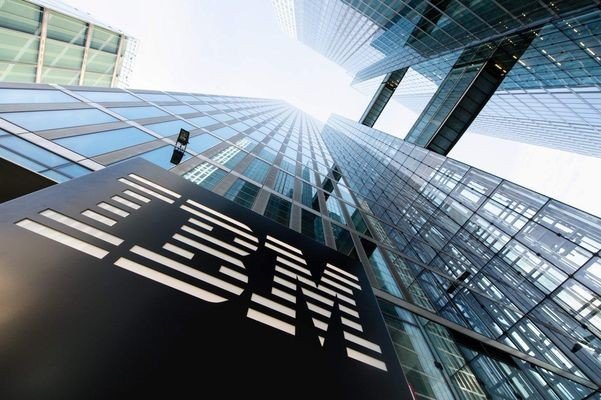 Квартальная выручка IBM оказалась ниже запланированной