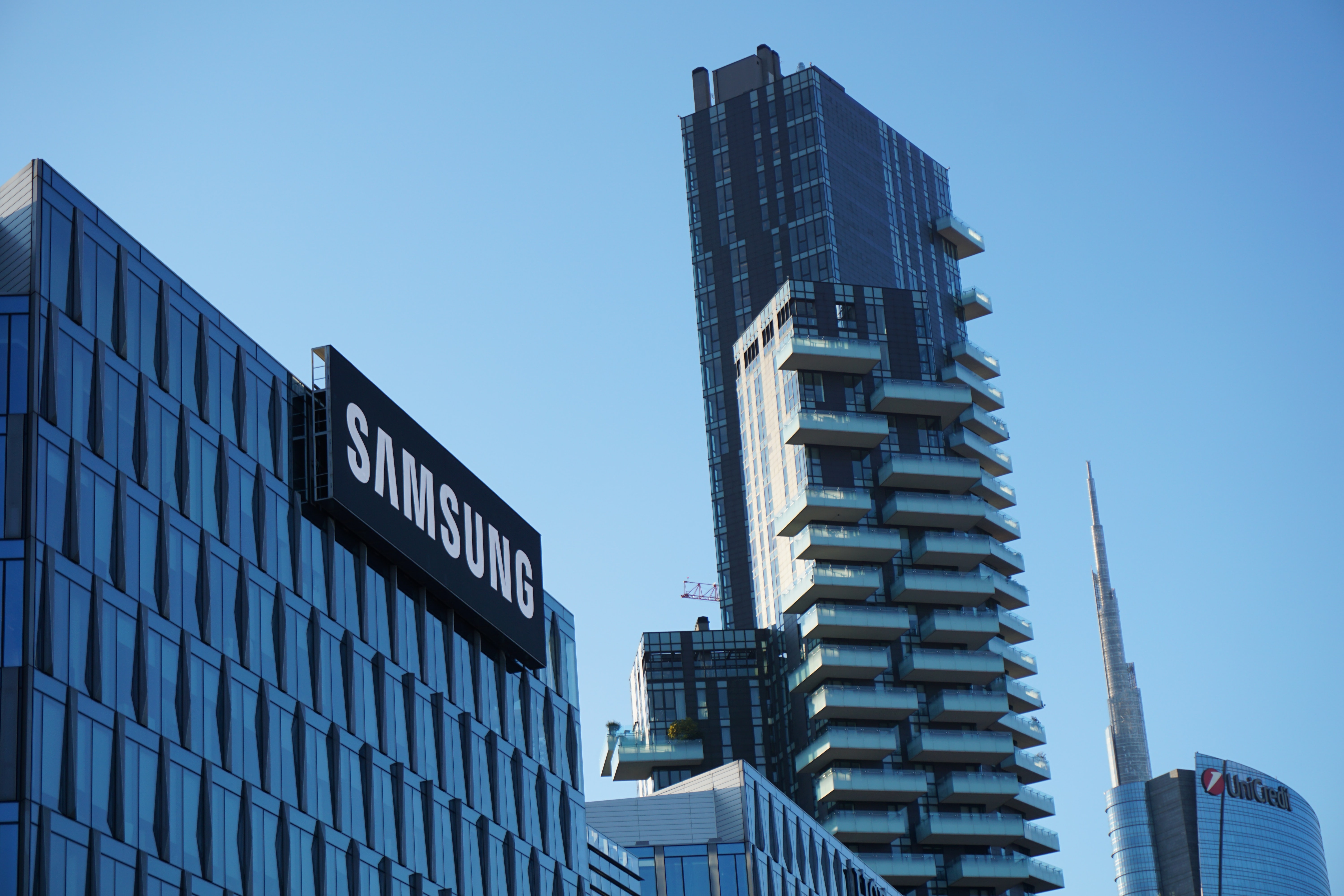 Samsung ожидает падение операционной прибыли на 32% в третьем квартале