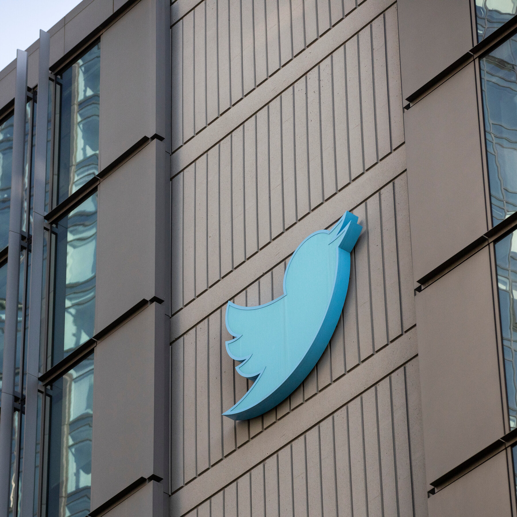 Twitter запретил публикацию фотографий частных лиц без их согласия