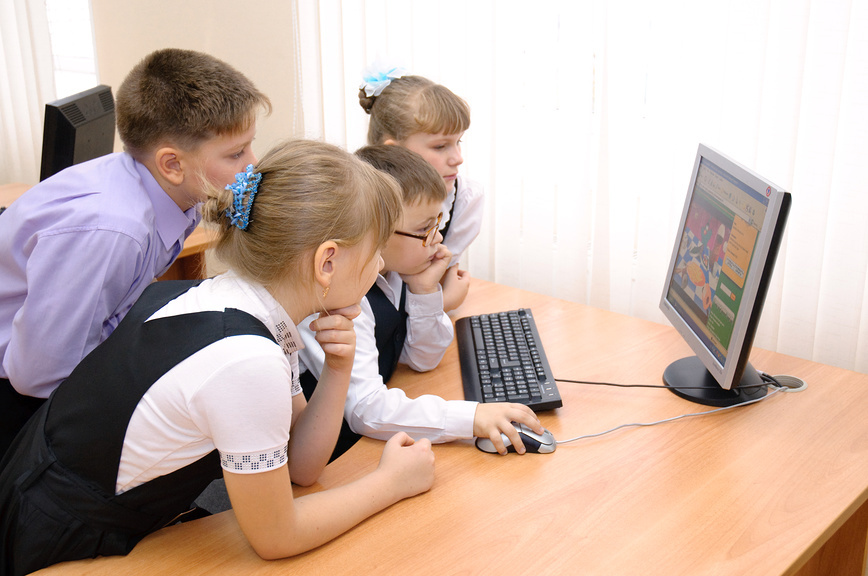 Московским школам давали неотфильтрованный интернет. ИТ-подрядчик сумел скостить штраф в 4 раза