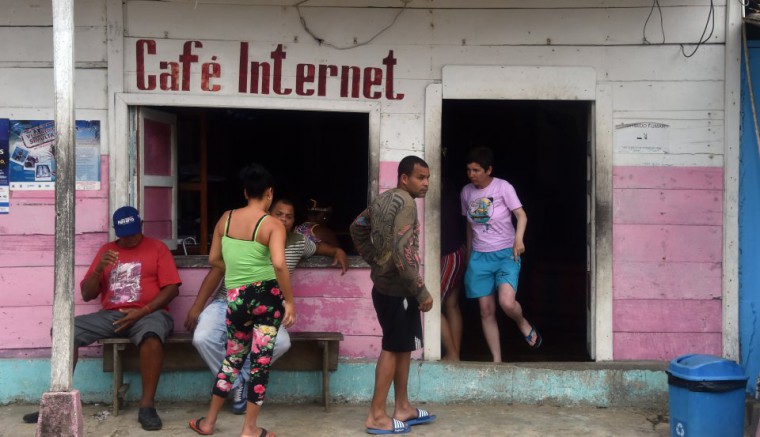 На Кубе тестируют мобильный интернет