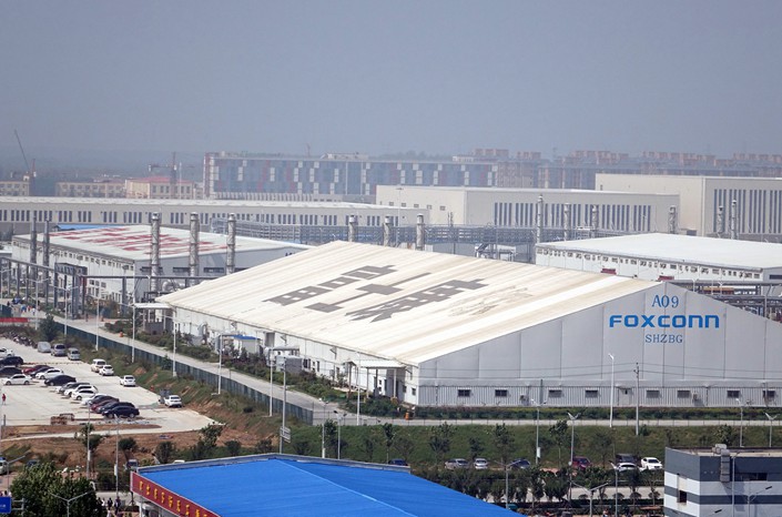 Foxconn остановила заводы из-за вспышки COVID-19