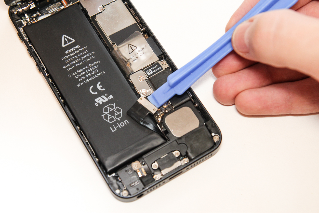Apple согласилась ремонтировать iPhone с батареями от сторонних производителей