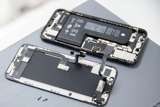 Спрос на ремонт старых iPhone вырос на треть