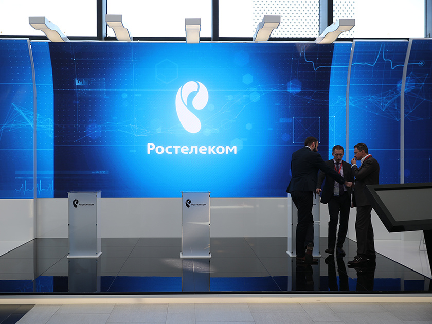 Власти заставили «Ростелеком» заново закупать 350 тыс. планшетов с отечественной ОС