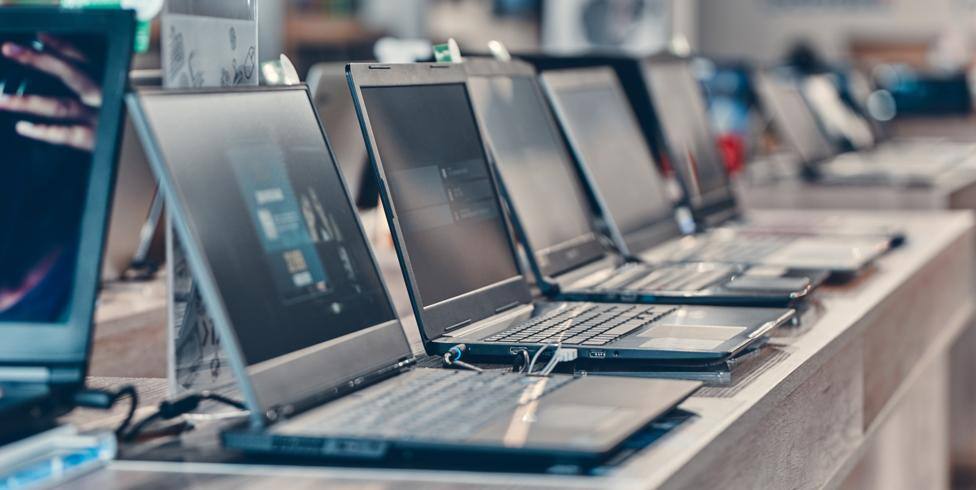 Продажи ноутбуков в России выросли на треть