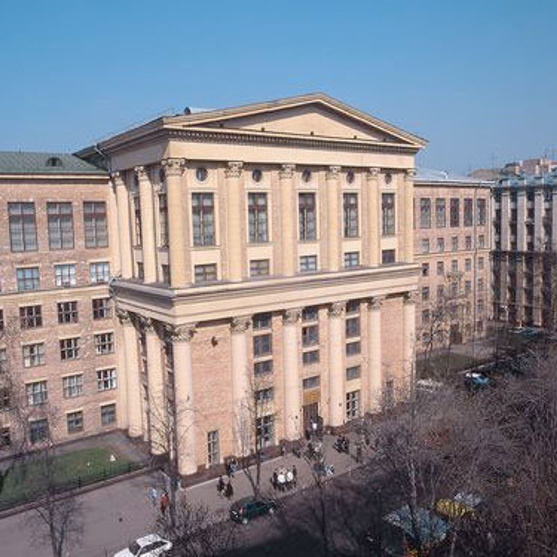 В России предложили запретить чат-бот ChatGPT в вузах и школах