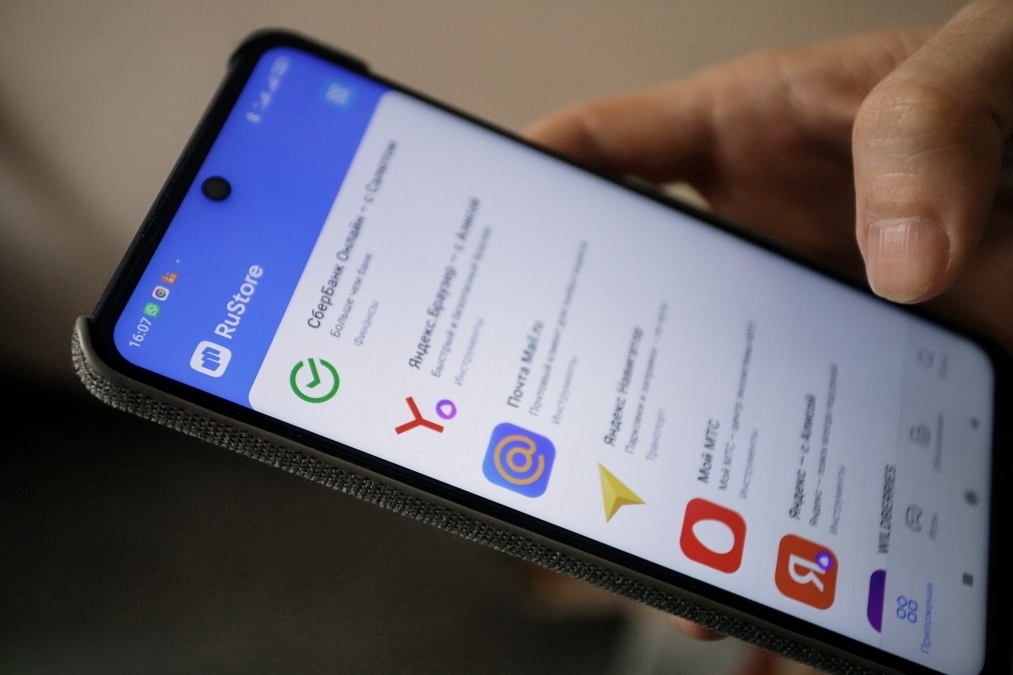 VK подтвердил поставку китайских смартфонов с предустановленным RuStore