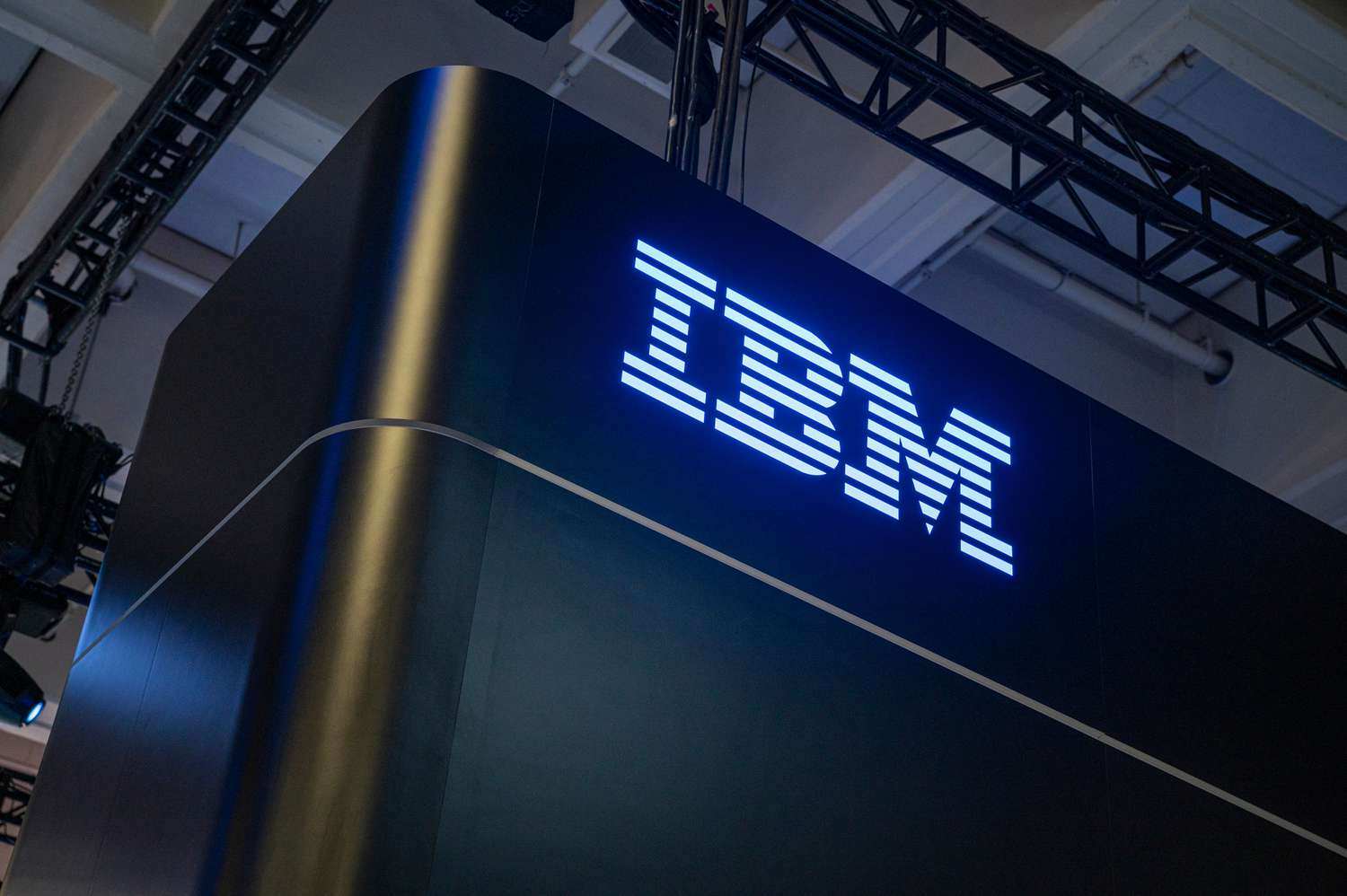 На IBM подали в суд за дискриминацию белых мужчин