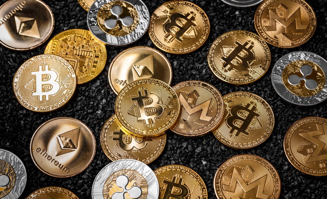 Meta допустила рекламу криптовалютных проектов в Facebook