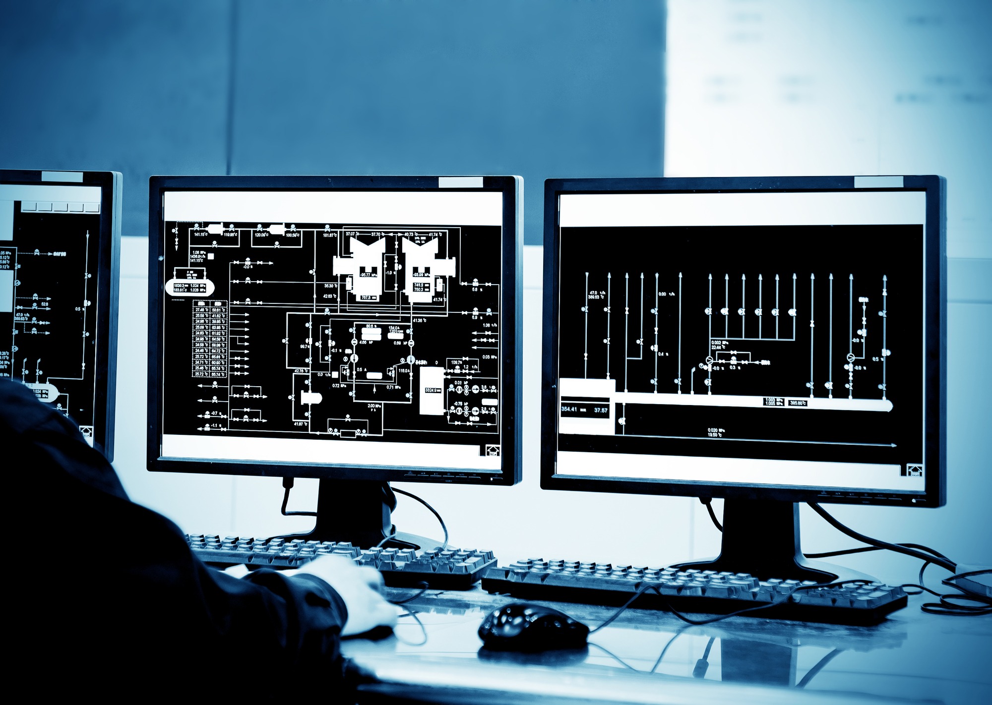 Выходец из «Росатома» с коллегами создал АСУ ТП на замену ПО Siemens и Schneider Electric