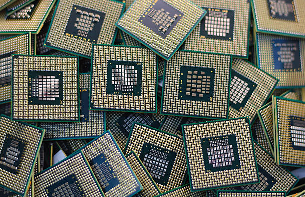 Нехватку чипов сменяет их избыточность