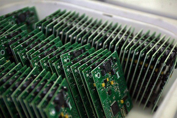 Власти планируют направить взнос от продажи активов Yandex и Ozon на поддержку производителей электроники