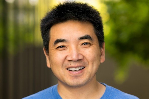 Эрик Юань подарил 40% своих акций Zoom. Кому — неизвестно