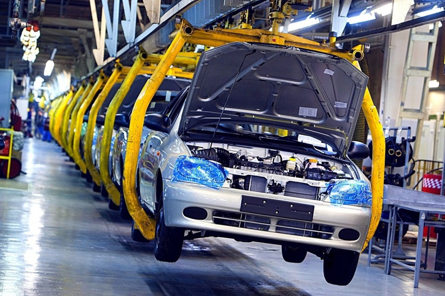 Бизнес предлагает отложить требования российского производства такси для самозанятых и ИП до 2030 года