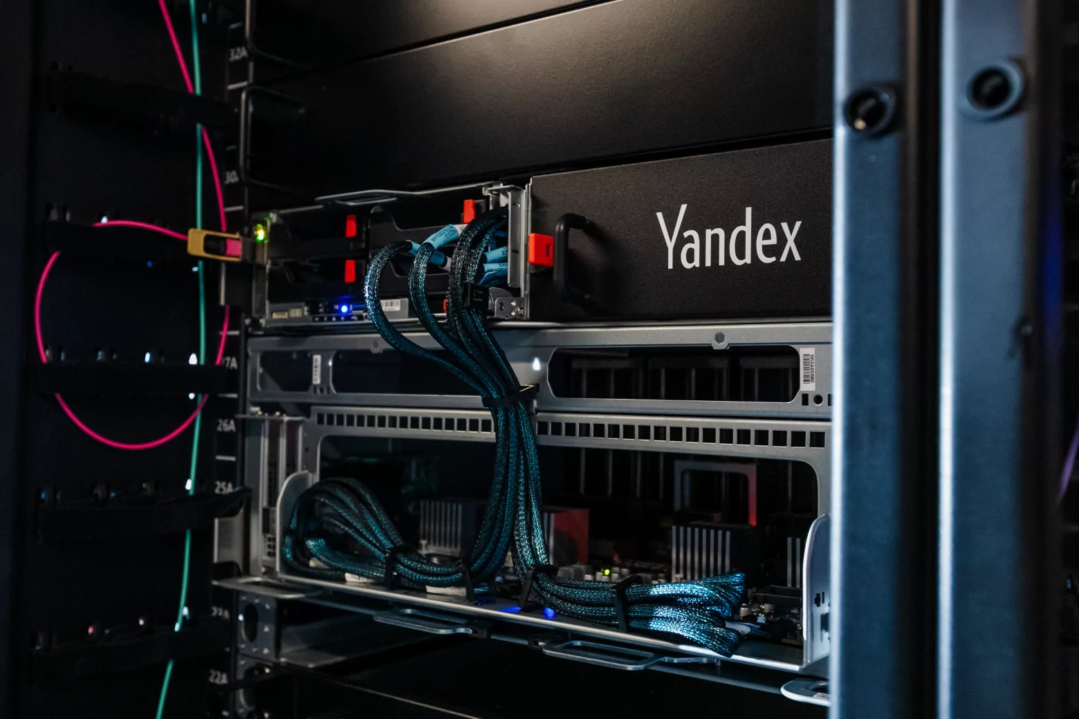 «Яндекс» и «Ланит» отказываются от своего завода по производству серверов