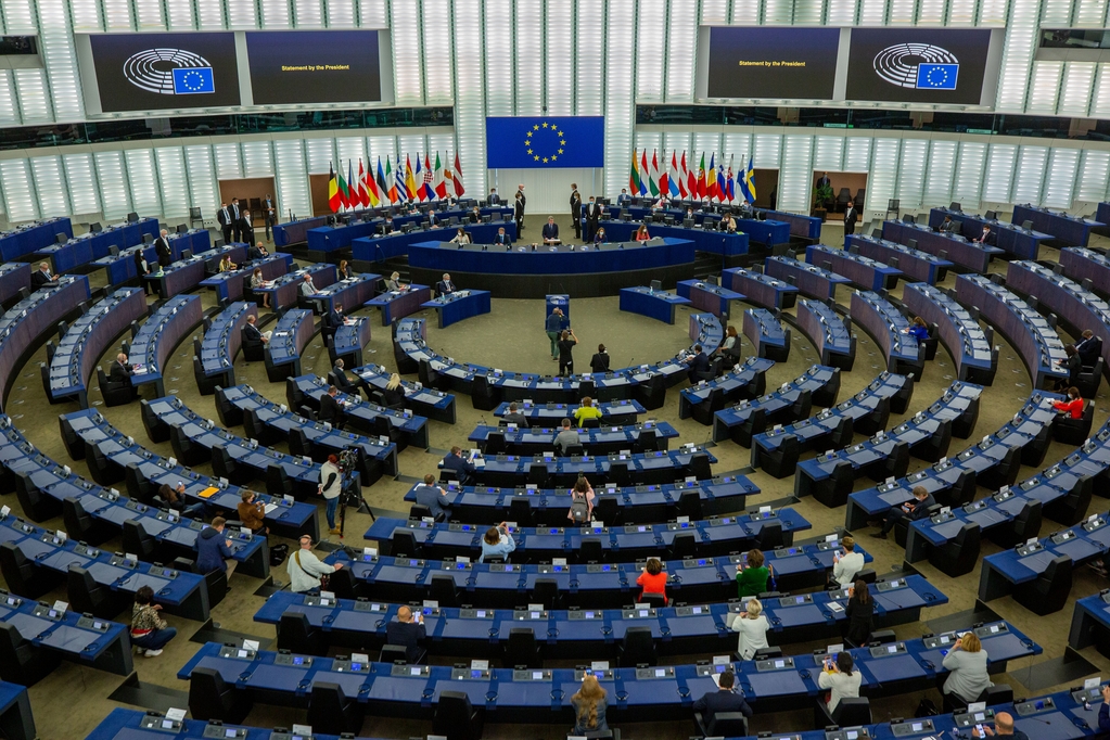 Европарламент принял закон о более строгом контроле онлайн-услуг