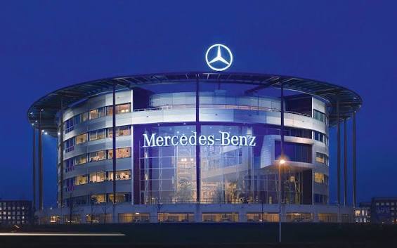 https://archello.com/fr/project/dutch-head-office-mercedes-benz