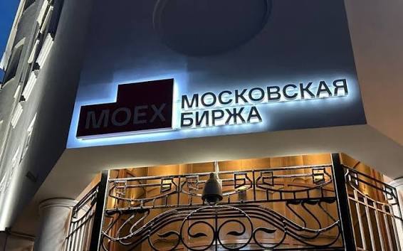https://bcs-express.ru/novosti-i-analitika/obieem-torgov-na-mosbirzhe-v-oktiabre-vyros-na-23-1-god-k-godu