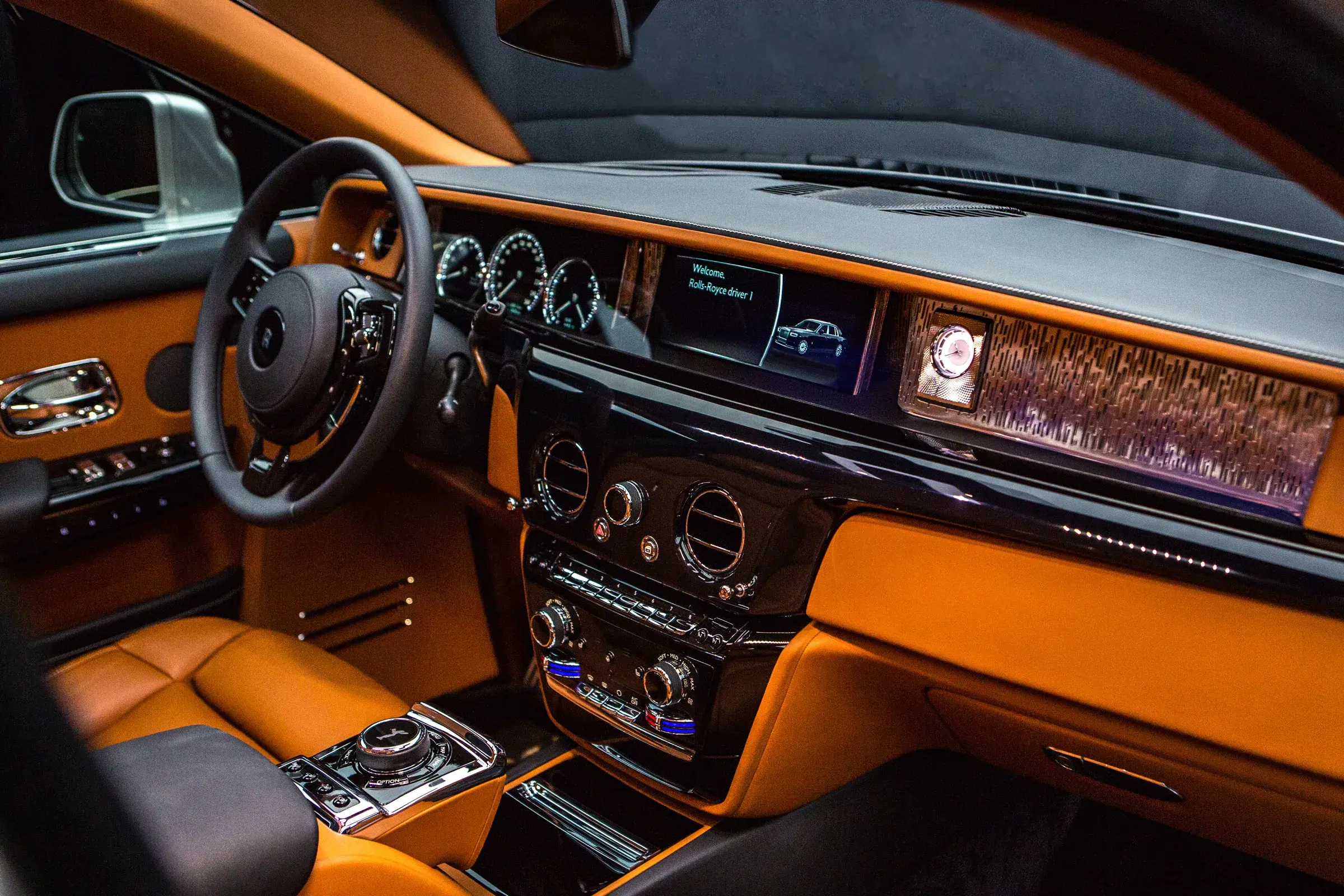 Продажи новых автомобилей в верху ценового сегмента в&nbsp;России увеличились в&nbsp;2025 году на&nbsp;22%